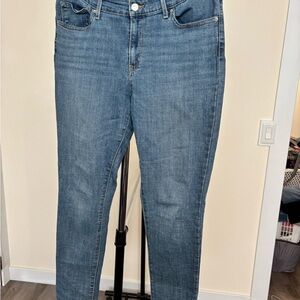 Levi's Women's Skinny Jeans in Medium Blue Wash